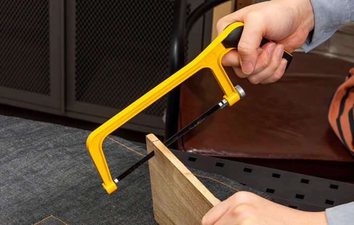 Mini Hacksaw 150mm Deli Tools EDL6007 - Image 6