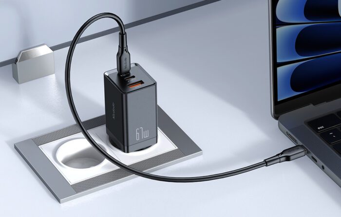 Mcdodo CH-1541 GaN wall charger, 2x USB-C, 1x USB, 67W (black) - Image 3