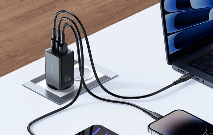 Mcdodo CH-1541 GaN wall charger, 2x USB-C, 1x USB, 67W (black) - Image 4